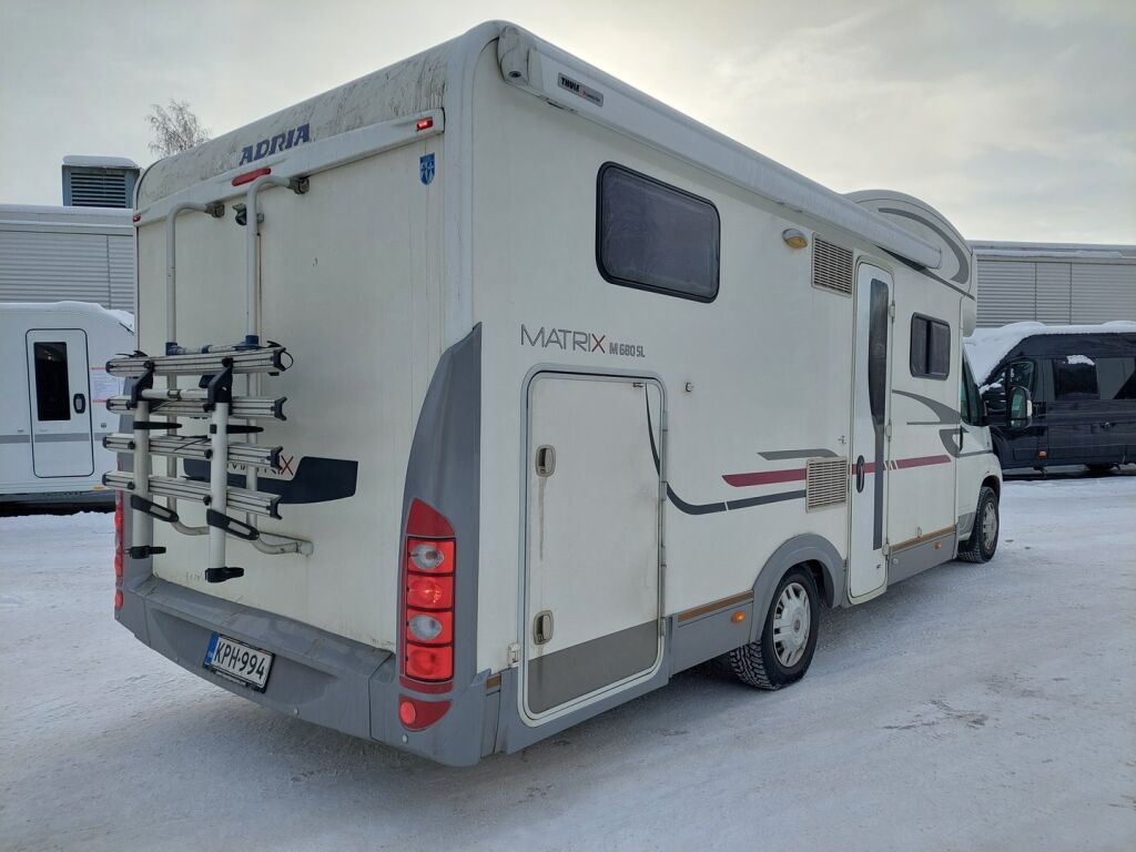 Adria Matrix Plus 680 SL 2010 Valkoinen