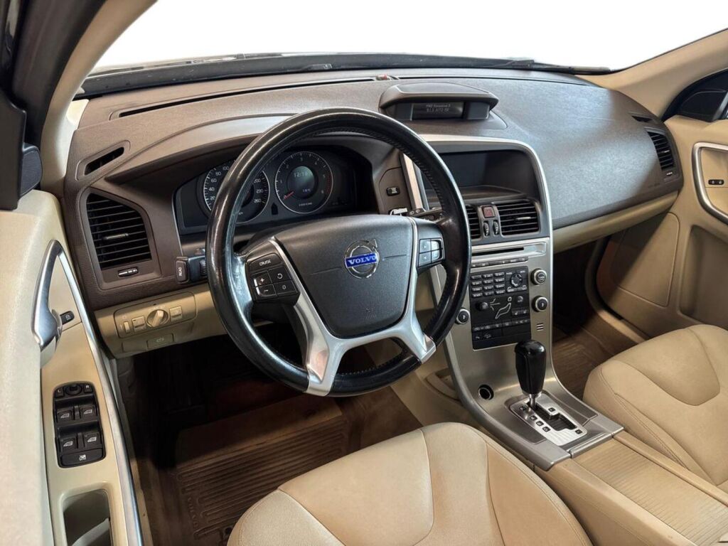 Volvo XC60 2,4D AWD Momentum aut 2009, kuva 7/15