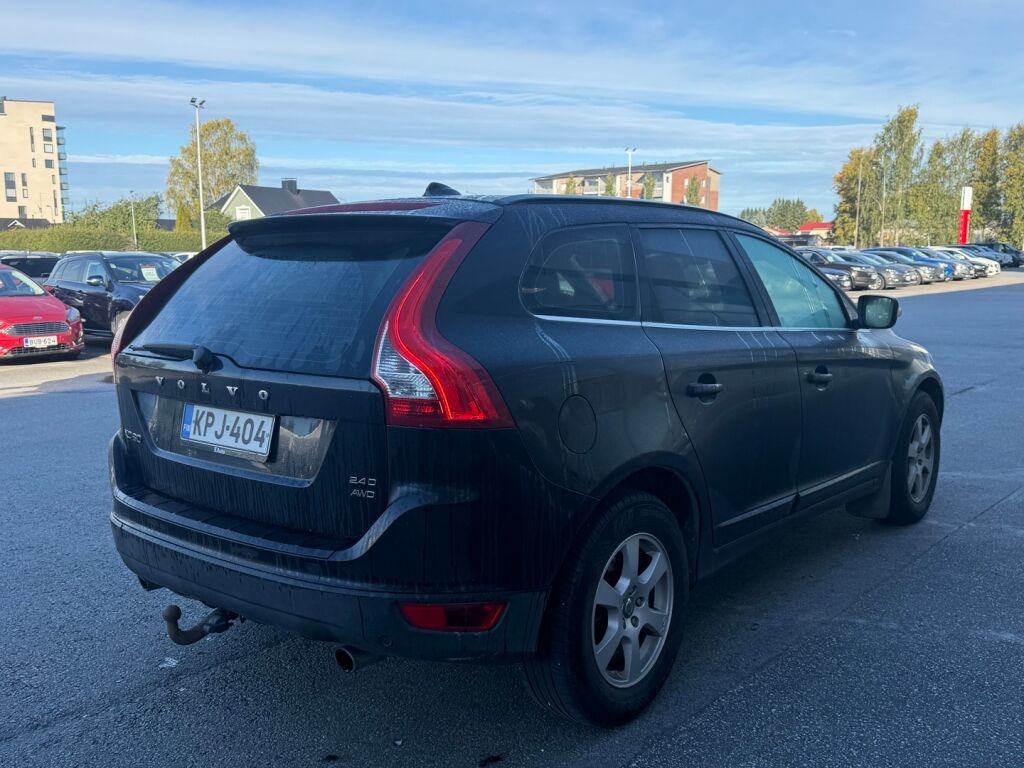 Volvo XC60 2009 Musta