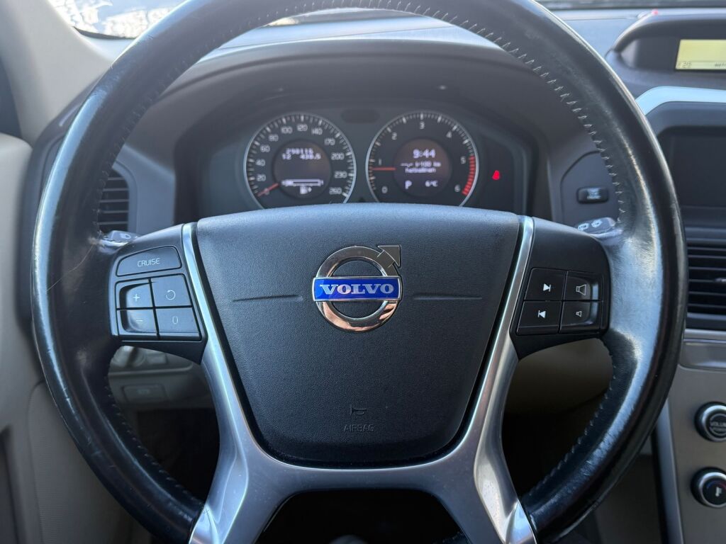 Volvo XC60 2009 Musta