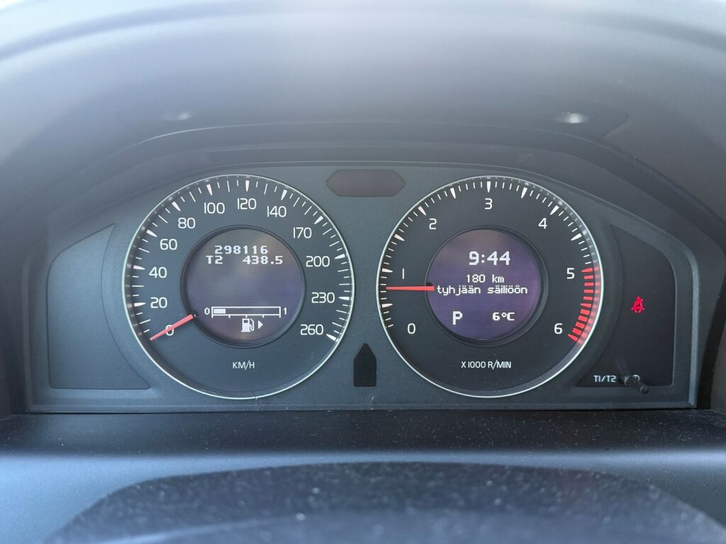 Volvo XC60 2009 Musta