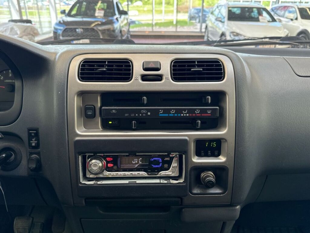 Toyota Hiace 2010 Valkoinen