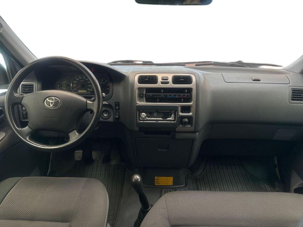 Toyota Hiace 2010 Valkoinen