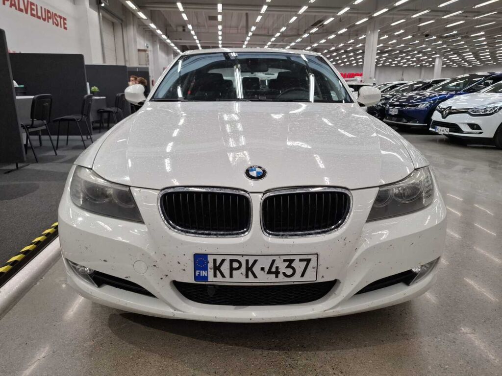 BMW 323 2009 Valkoinen