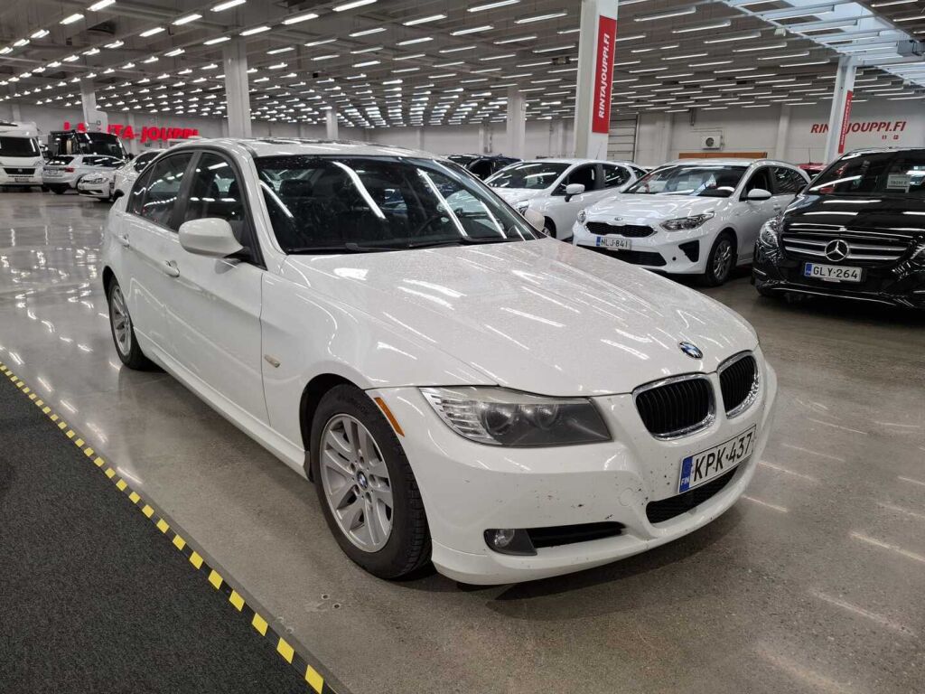 BMW 323 2009 Valkoinen