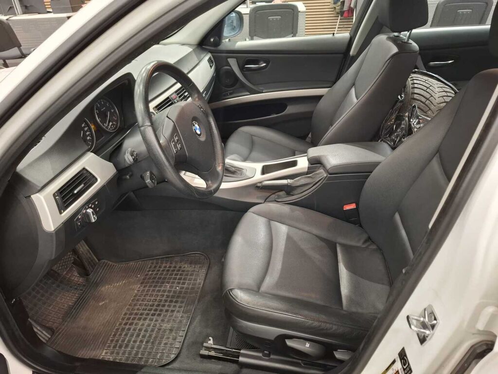 BMW 323 2009 Valkoinen