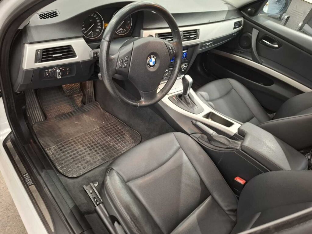 BMW 323 2009 Valkoinen