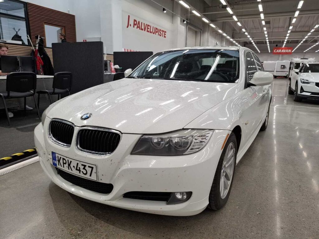 BMW 323 2009 Valkoinen