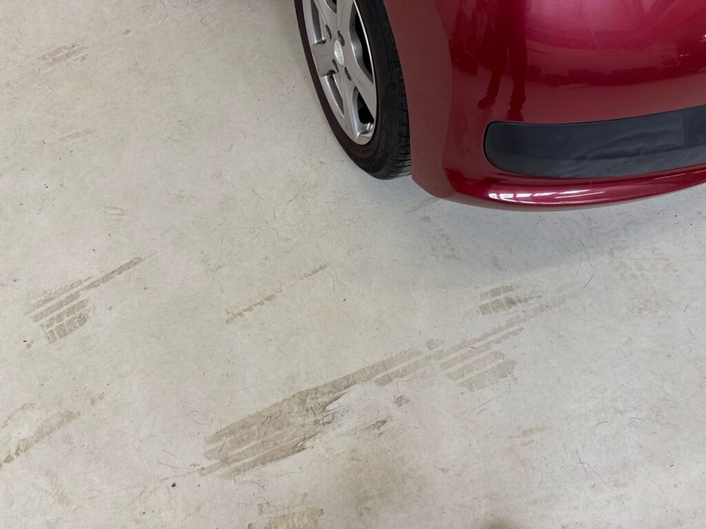 Peugeot 207 2011 Punainen