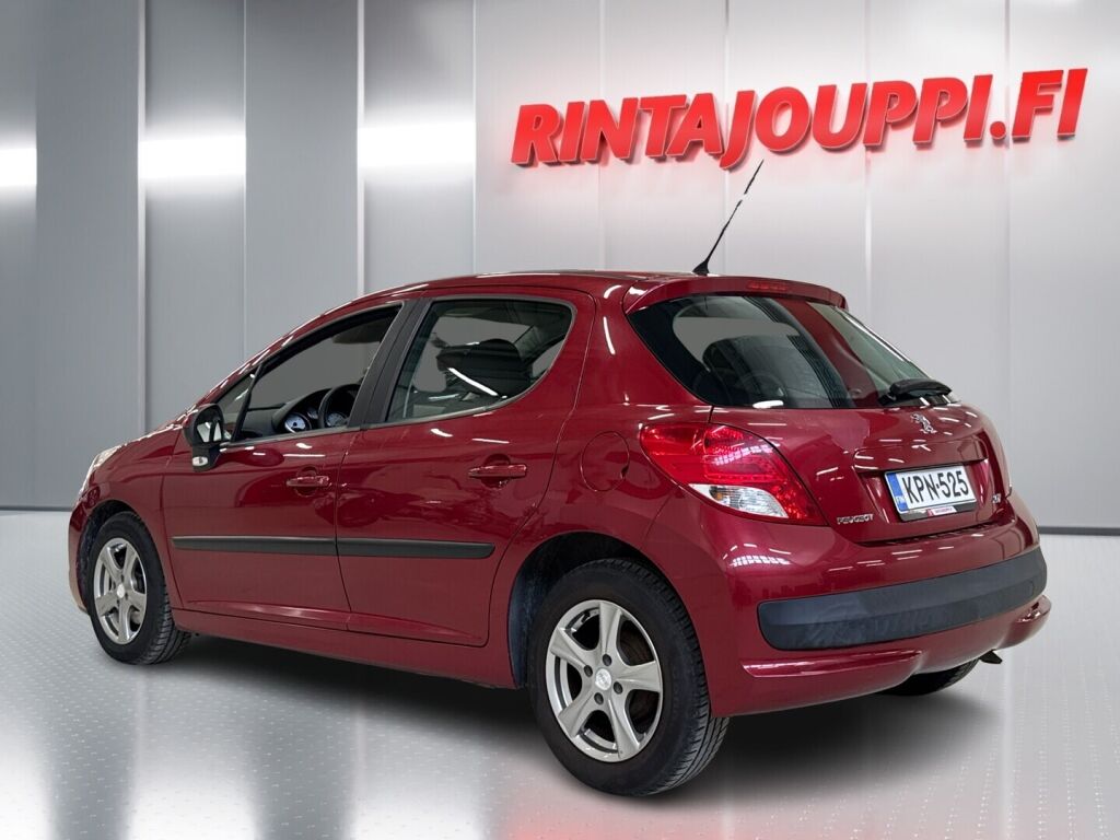 Peugeot 207 2011 Punainen