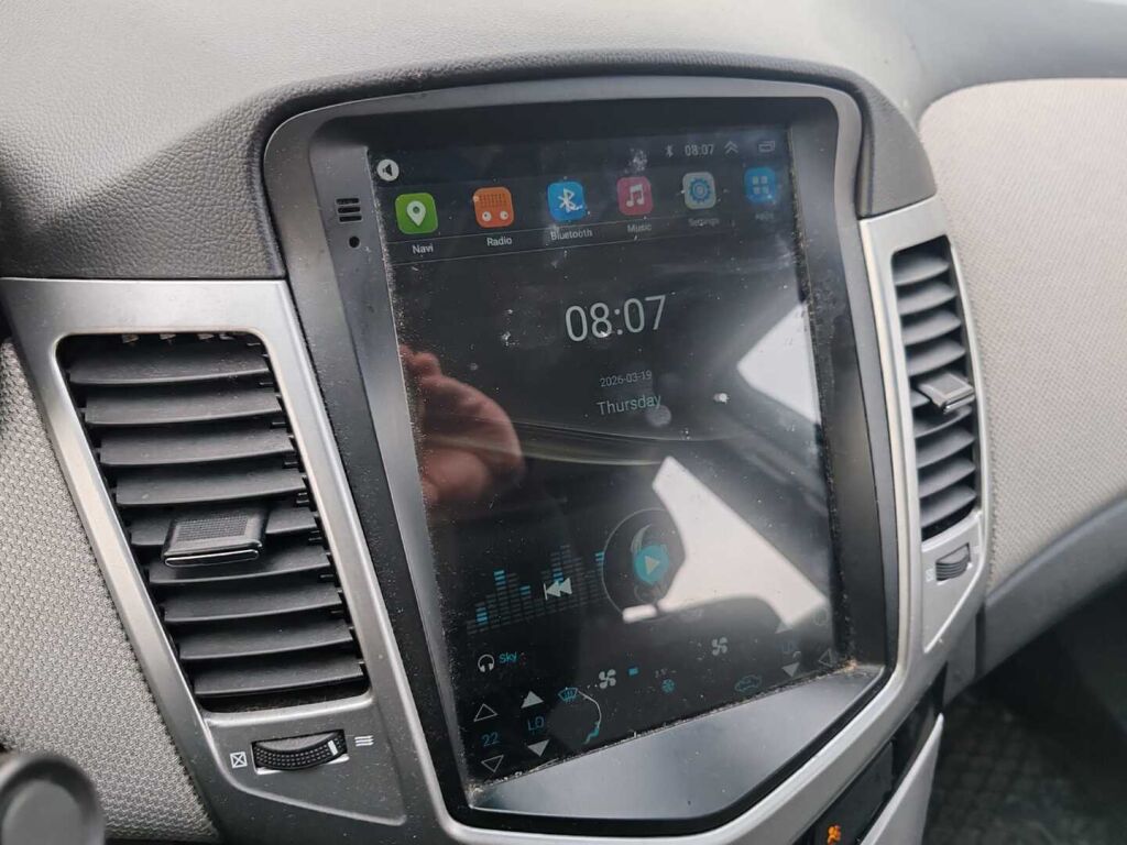 Chevrolet Cruze 2011 Ruskea (beige)