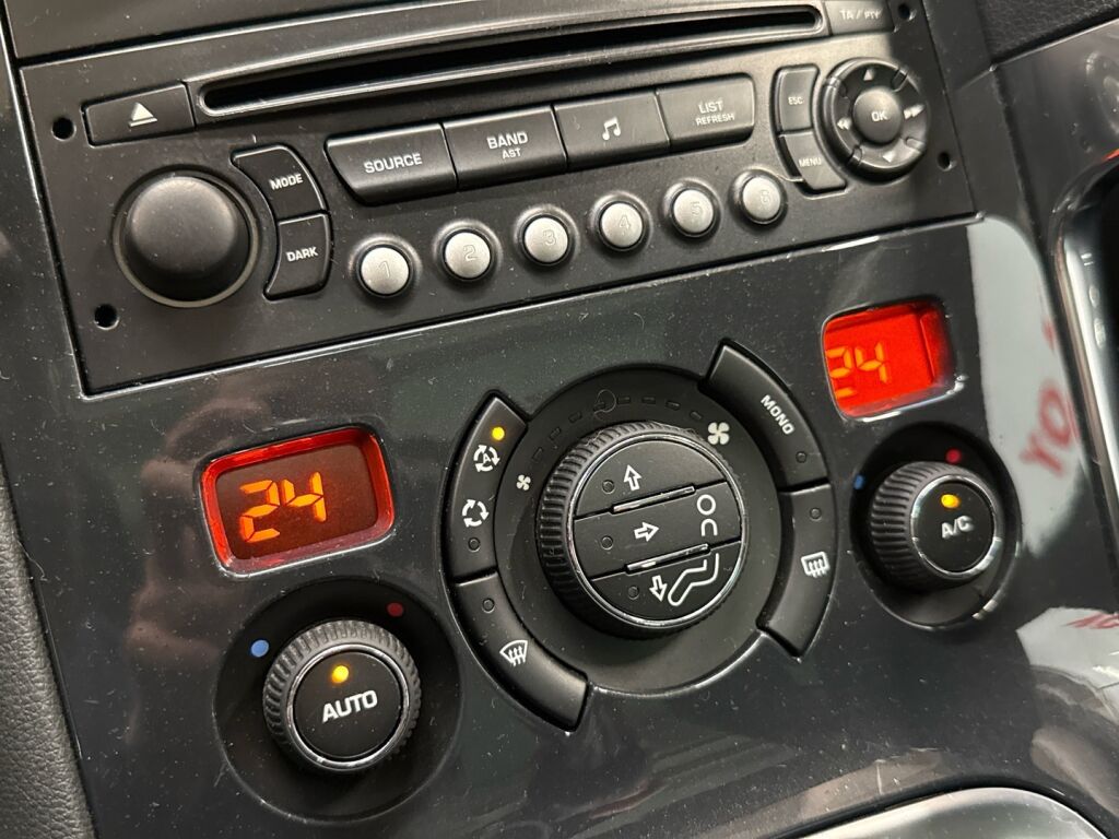 Peugeot 3008 2011 Ruskea (beige)