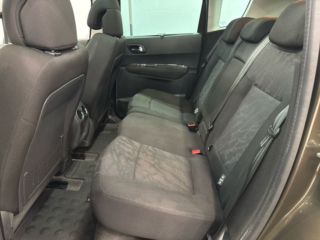 Peugeot 3008 2011 Ruskea (beige)