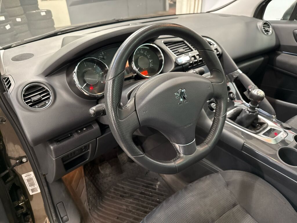 Peugeot 3008 2011 Ruskea (beige)
