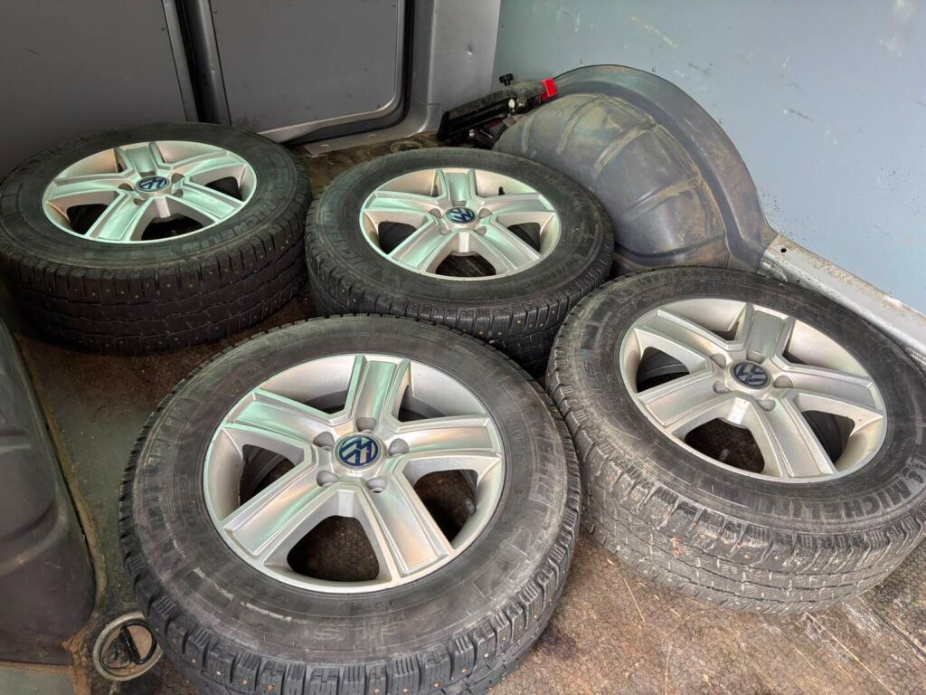 Volkswagen Transporter 2011 Harmaa