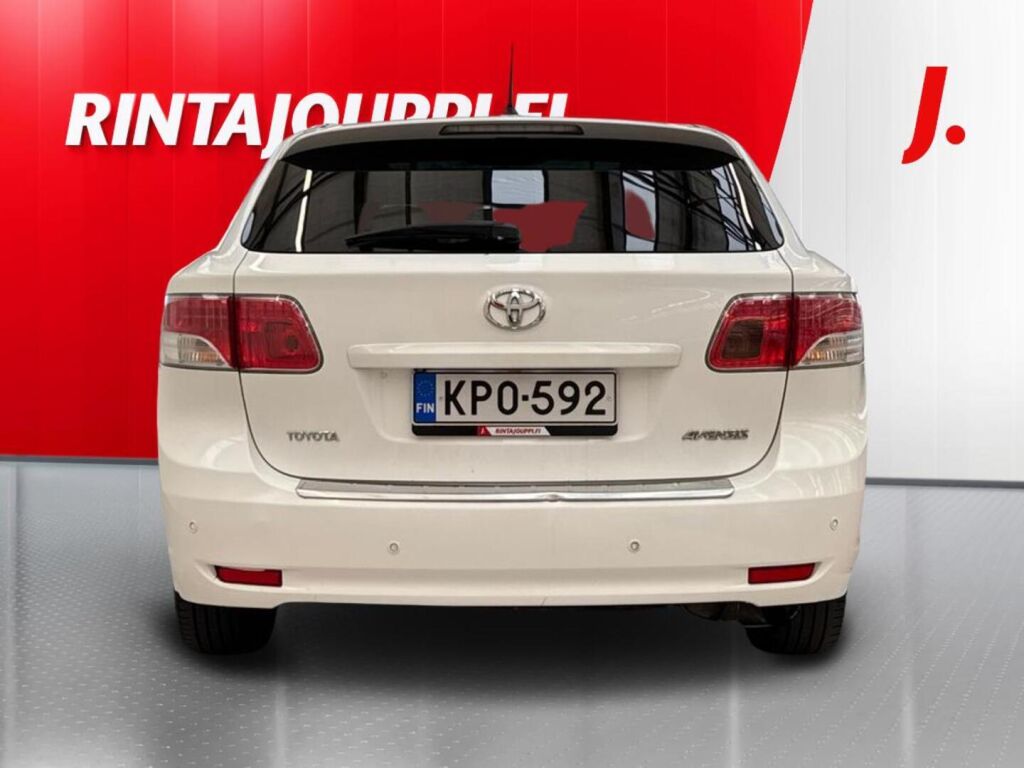 Toyota Avensis 2011 Valkoinen
