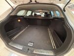 Toyota Avensis 2011 Valkoinen