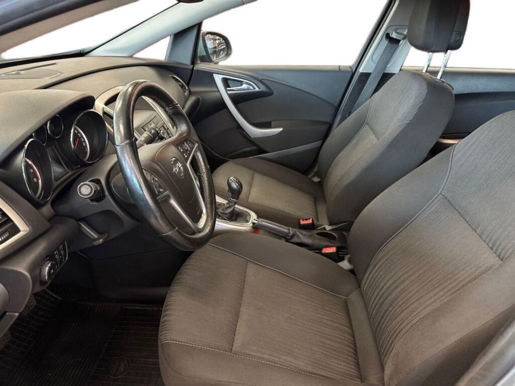 Opel Astra 2011 Harmaa