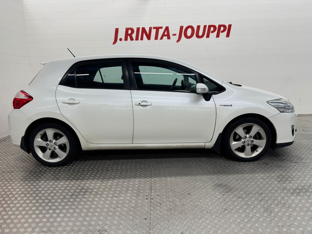 Toyota Auris 2011 Valkoinen