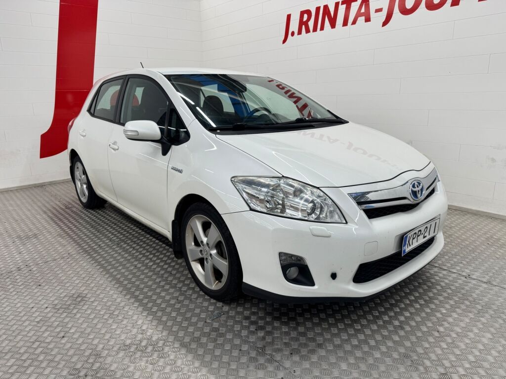 Toyota Auris 2011 Valkoinen