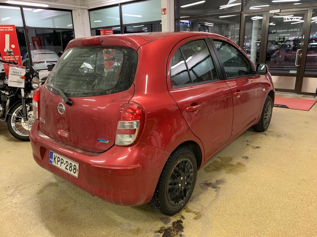 Nissan Micra 2011 Punainen