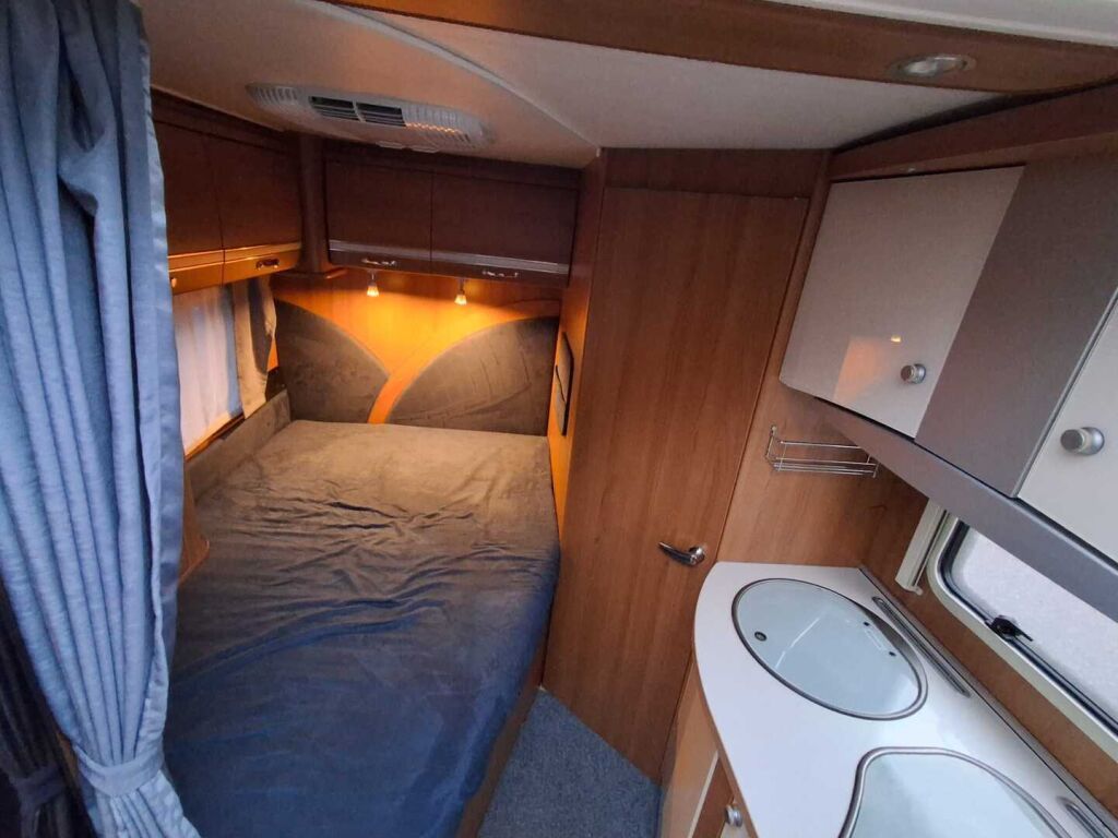 LMC LIBERTY CRUISER T 592 G 2011 Valkoinen