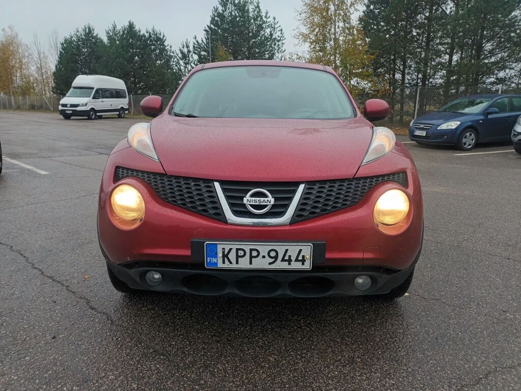 Nissan Juke 2011 Punainen