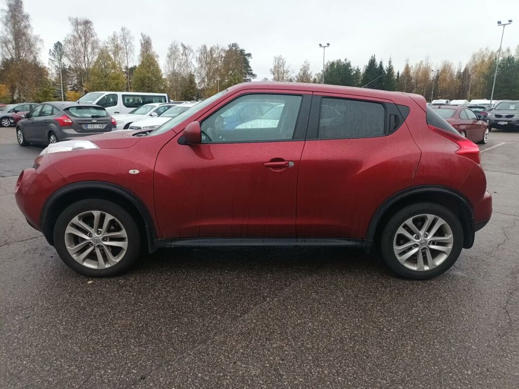 Nissan Juke 2011 Punainen