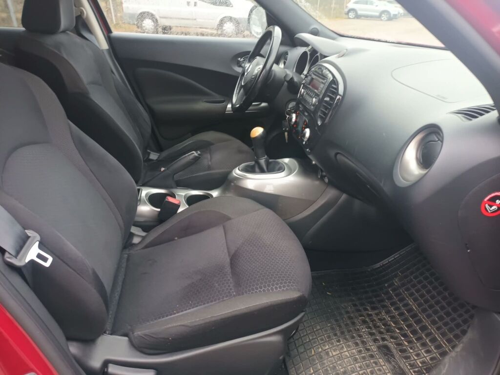 Nissan Juke 2011 Punainen