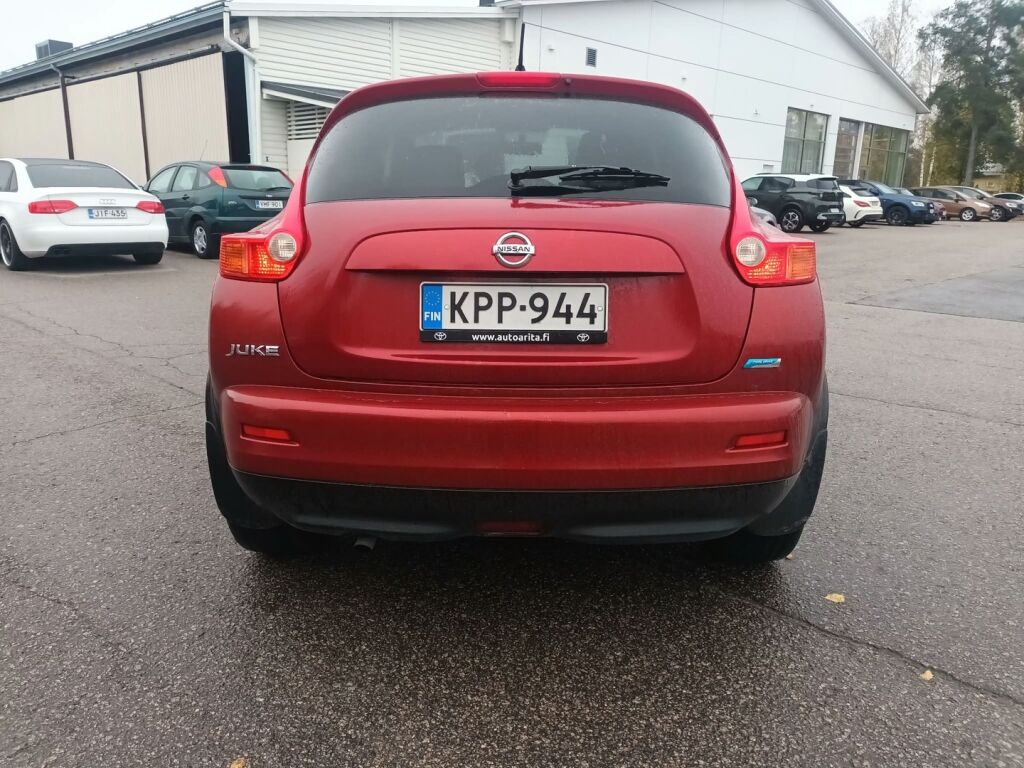 Nissan Juke 2011 Punainen