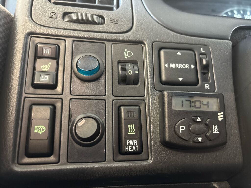 Toyota Hiace 2011 Valkoinen