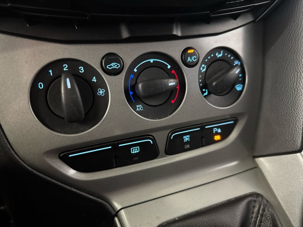 Ford Focus 2011 Sininen