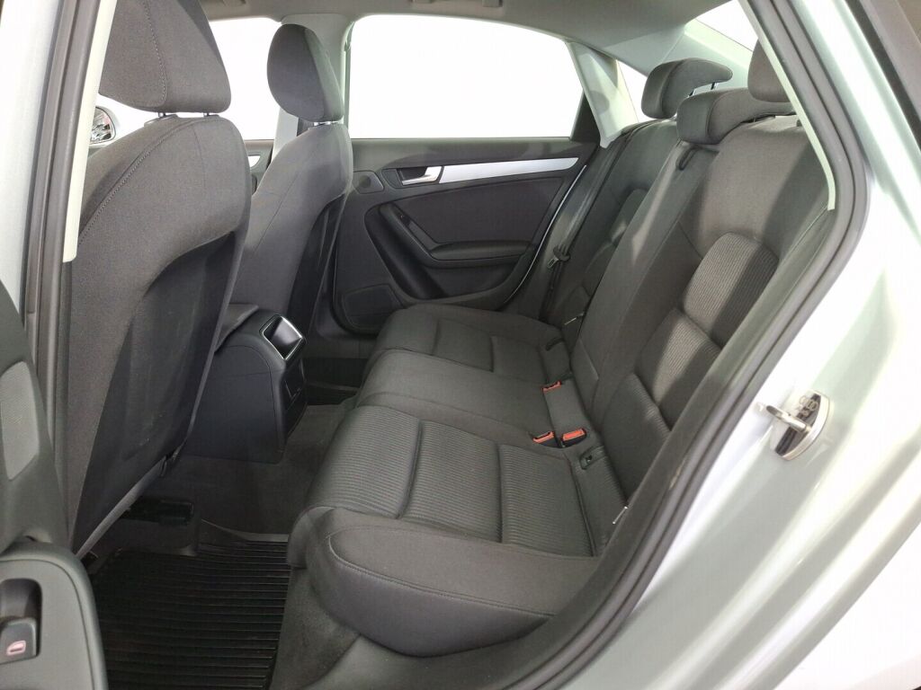 Audi A4 2011 Hopea