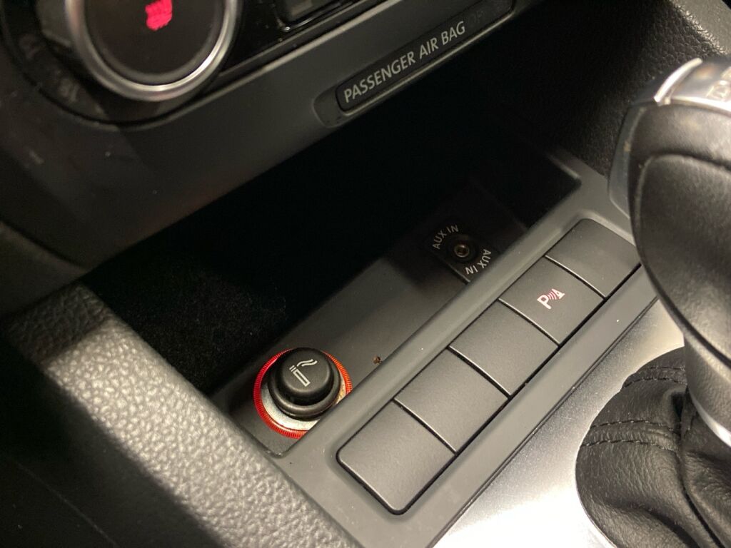 Volkswagen Jetta 2011 Musta