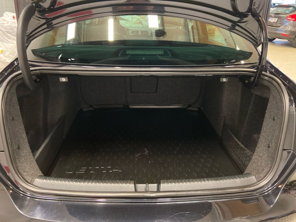 Volkswagen Jetta 2011 Musta