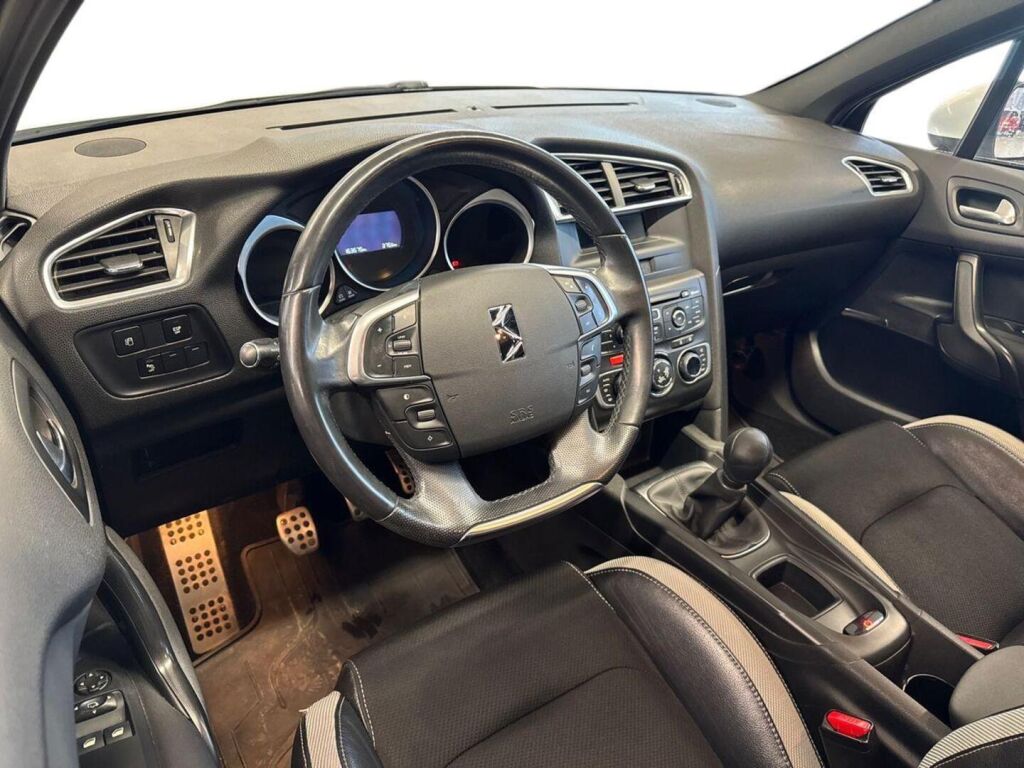 Citroen DS4 2011 Valkoinen