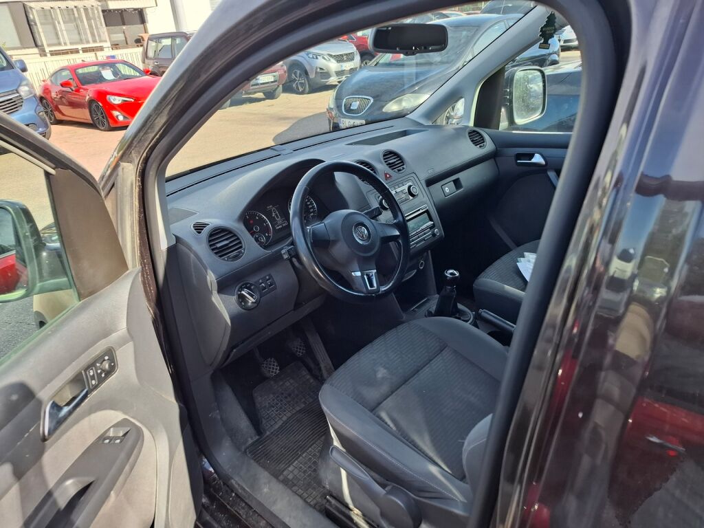 Volkswagen Caddy Maxi 2011 Violetti