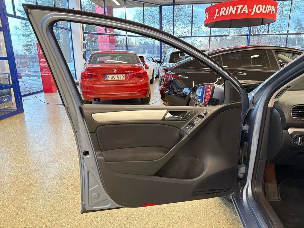 Volkswagen Golf 2012 Sininen