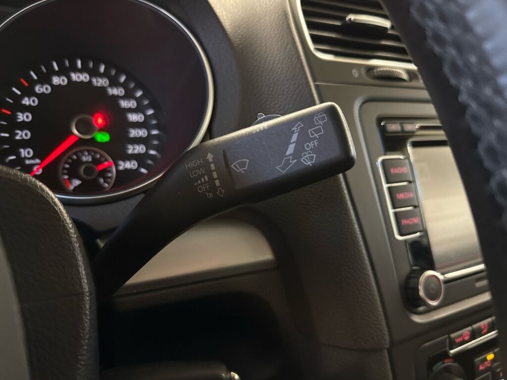 Volkswagen Golf 2012 Sininen