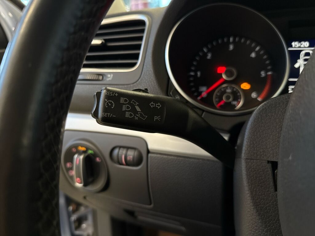 Volkswagen Golf 2012 Sininen