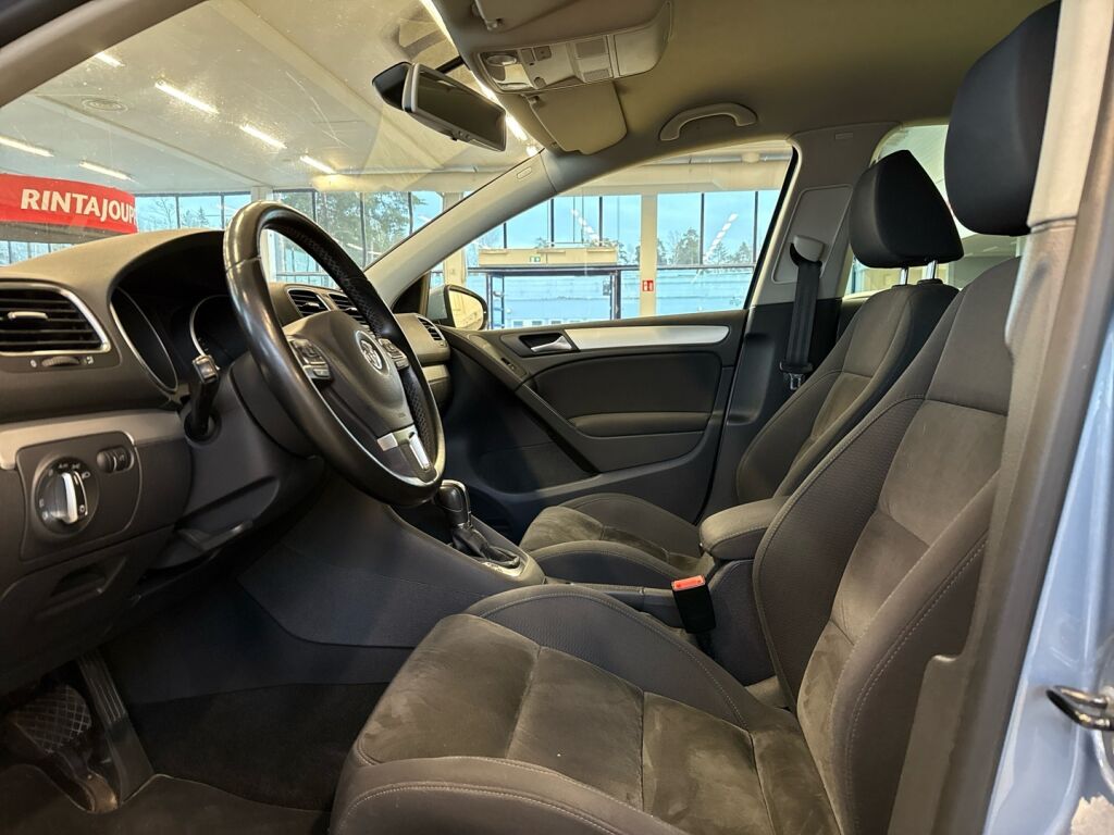 Volkswagen Golf 2012 Sininen