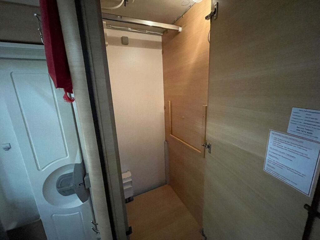 Knaus Van TI 2008 Harmaa