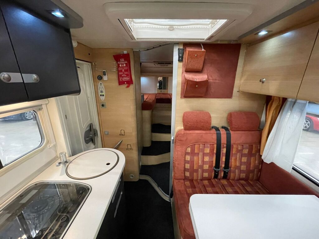 Knaus Van TI 2008 Harmaa