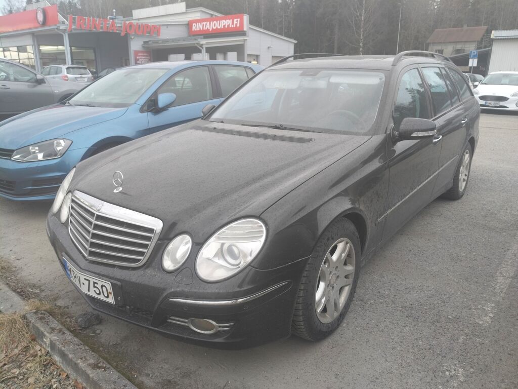 Mercedes-Benz E 2007 Musta