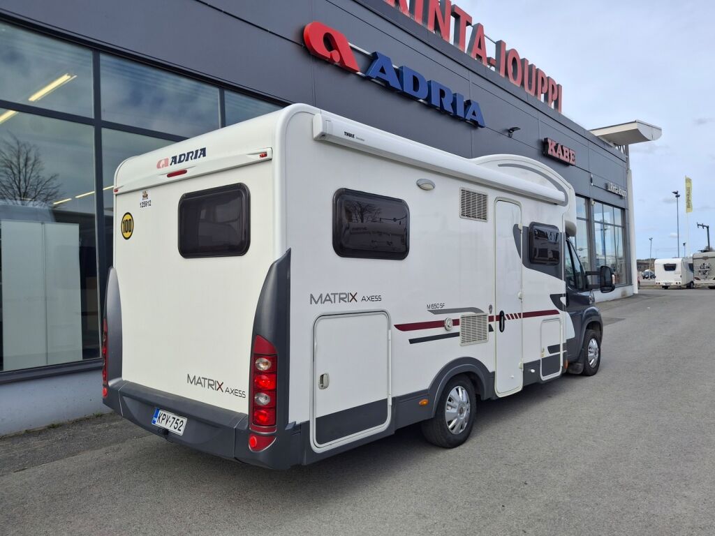Adria MATRIX AXESS M 650 SF 2012 Valkoinen