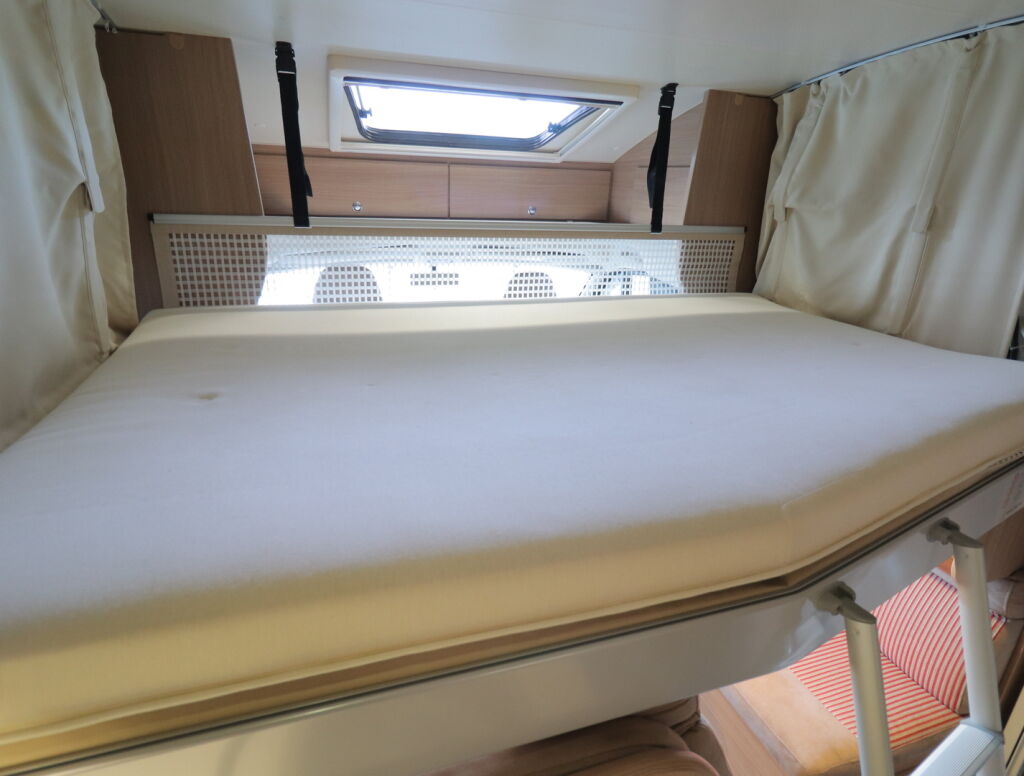 Adria MATRIX AXESS 650 SF 2012 Valkoinen