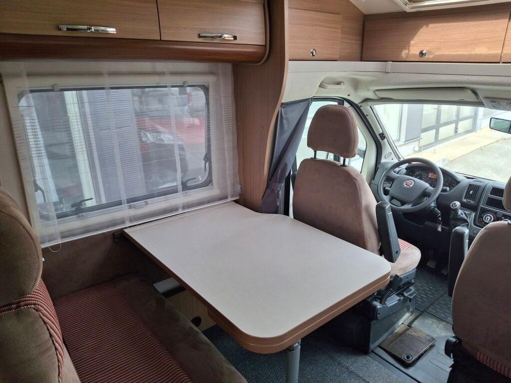 Adria MATRIX AXESS M 650 SF 2012 Valkoinen