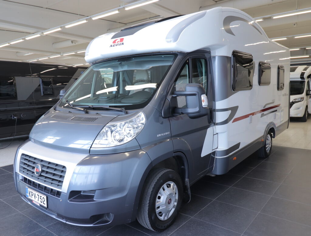 Adria MATRIX AXESS 650 SF 2012 Valkoinen