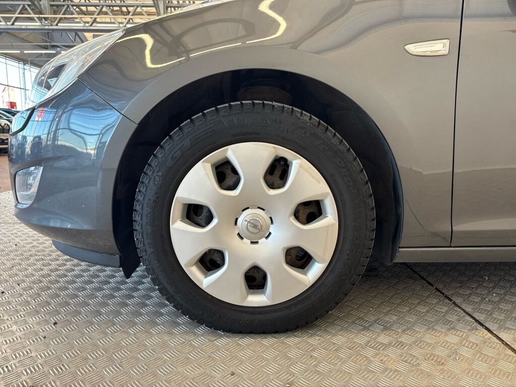 Opel Astra 2012 Harmaa