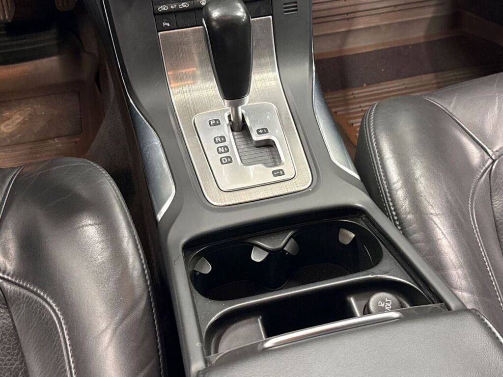 Volvo V70 2010 Hopea